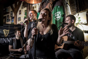 Mac Gownas Irish Pub Oberursel - unplugged